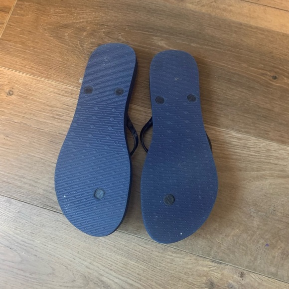 Lindsay Phillips Navy Flip Flops with Colorful Medallion - Picture 3 of 5